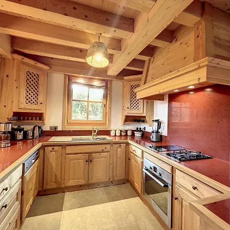 Chalet 4 A Avec Terrasse Et Garage - Fr-1-560-116 Chalet *